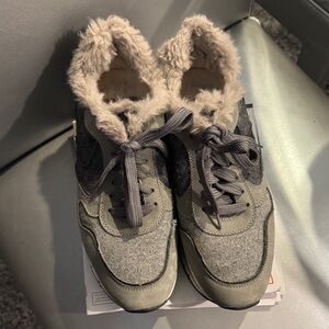 Cozy Gray Women's Sneakers